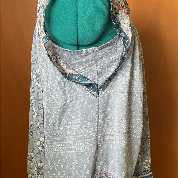 Knox rose floral top - Picture 2 of 8